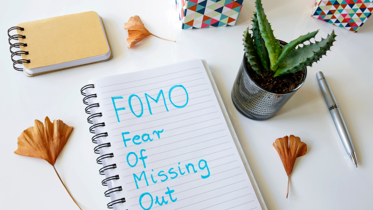 FOMO an Addict’s Confession and the Side-Effects of this Behaviour……